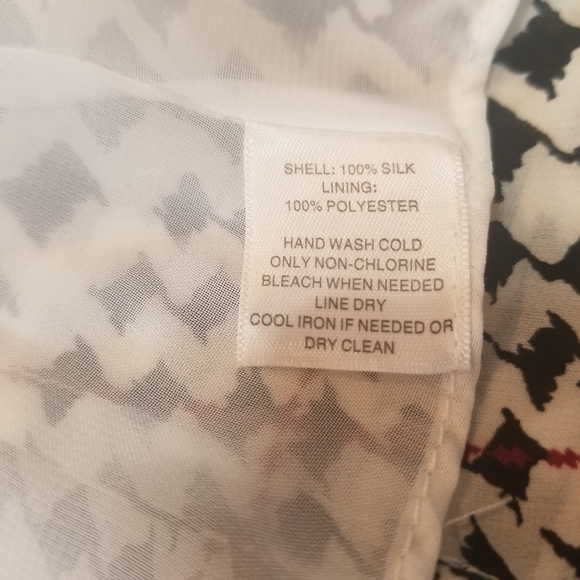 WHBM Silk Sleeveless V Neck Ruffled Top - Picture 4 of 6